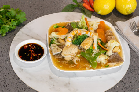 Stir Fried Noodle With Veggies And Tofu