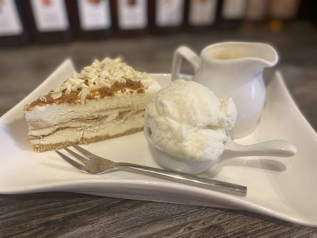 White Chocolate Biscoff Swirl Cheesecake