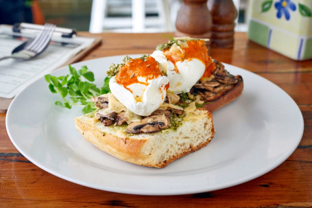 Mushroom Pesto Eggs