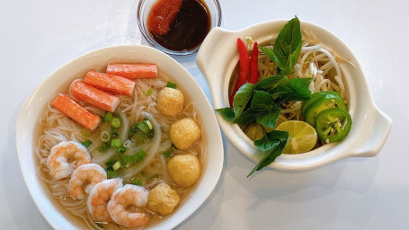 Pho With Seafood (Fish Balls, Shrimps, And Surimi Crab Meats)