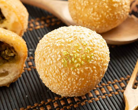 Zhī Má Qiú Sesame Ball