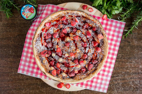 Strawberry Chocolate Pizza