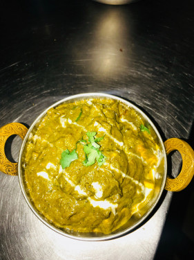 Aloo Palak (Potatoes And Spinach)