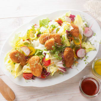 Insalata Di Foglie Colorate Con Strisce Di Filetto Di Pollo Al Forno