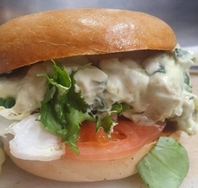 Pesto Chicken' Bagel