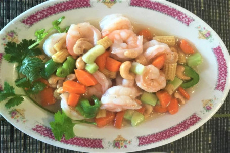 Stir Fried King Prawns With Cashews