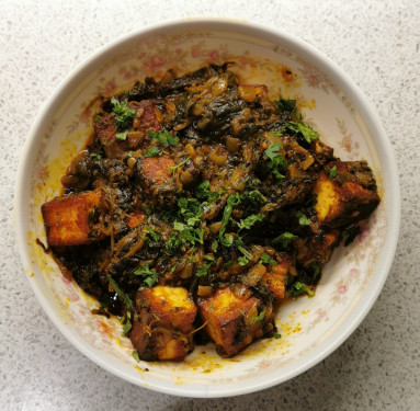 Saag Paneer Spinach With Indian Cheese (V)