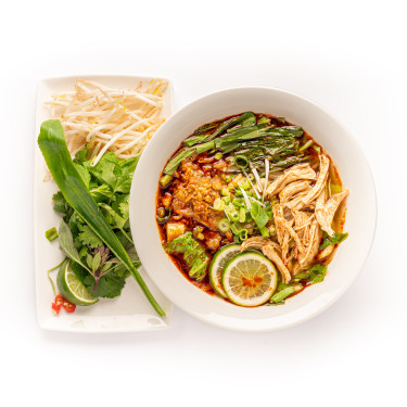 Zuppa Di Noodle Phở Con Pollo E Verdure Piccanti (Sg)