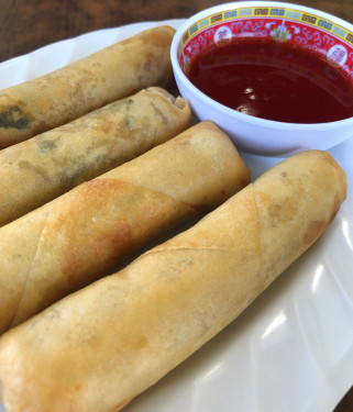 Deep Fried Vegetable Spring Rolls (Four Pieces)