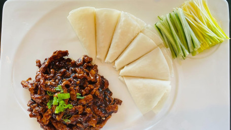 Shredded Pork With Beijing Sauce Jīng Jiàng Ròu Sī