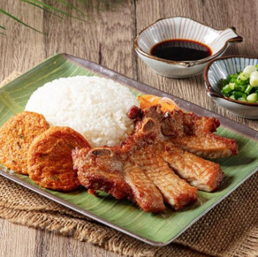 Xiāng Máo Zhū Bā Yú Bǐng Fàn Pèi Gǎn Lǎn Xiāng Cōng Yóu Rice With Lemongrass Pork Chop And Fish Cake