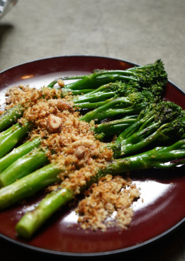 Broccolini Xìng Rén Miàn Bāo Kāng Chǎo Ào Zhōu Xī Lán Huā Miáo