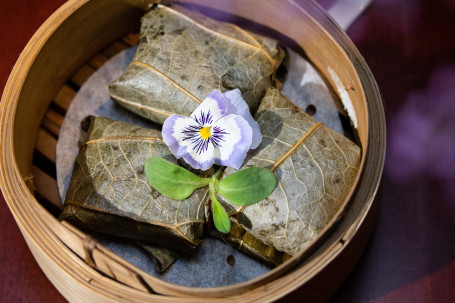 Lotus Leaf Wrap With Sticky Rice And Chicken, Shiitake Nuò Mǐ Jī