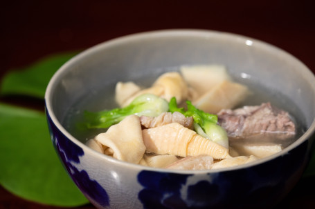 Bamboo Shoot Soup With Fresh And Pickled Streaky Pork/ Jīng Diǎn Yān Dǔ Xiān Each)