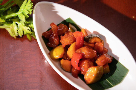 Sweet And Sour Chicken Shuǐ Guǒ Bō Luó Jī