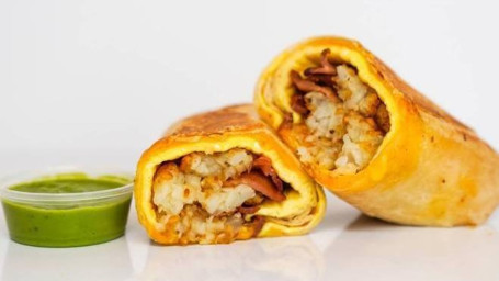 Burrito Per Colazione Con Pancetta, Uova E Formaggio Cheddar