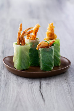 Ruǎn Ké Xiè Mǐ Zhǐ Juǎn Rice Paper Roll Stuffed W/ Soft Shell Crab