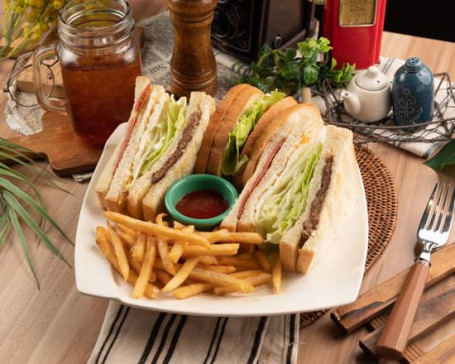 10 Zhāo Pai Zǒng Huì Cān Combo Sandwich Pasto