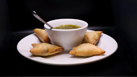 Beef Samosas (4 Pieces)