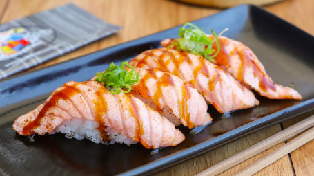 Nigiri Di Salmone Aburi (4 Pezzi)