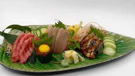 Platter 4 Otoro. Unagi. Albacore. Ikura W/ Quail Egg