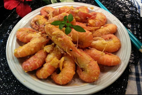 Deep Fried King Prawn Battered With Egg Yolk Dàn Huáng Jú Dà Xiā