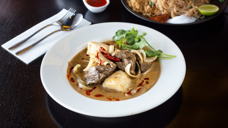 Massaman Beef Curry (Medium)