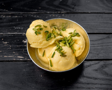 Homemade Saffron Ice Cream