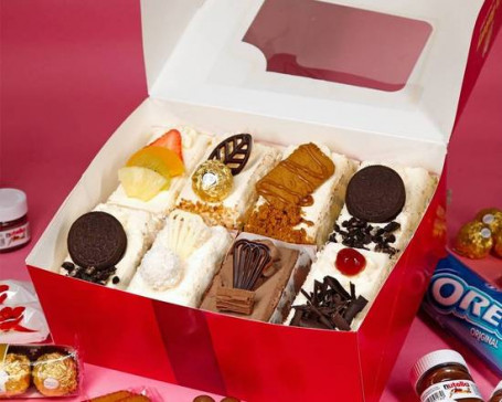 Box Of 8 Mix Cake Slices