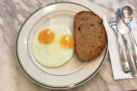 2 Uova Con Pane Tostato