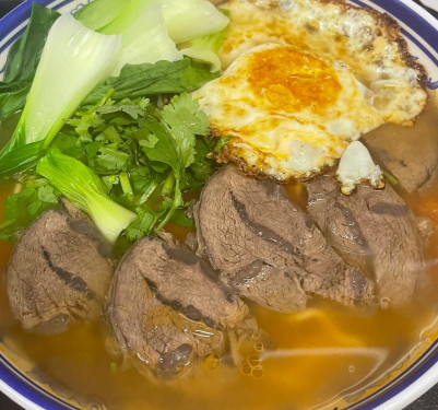 N6: Tomato Noodle Soup With Fried Egg Beef