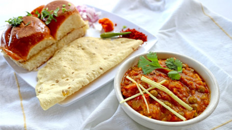 Pav Bhaji With Papad