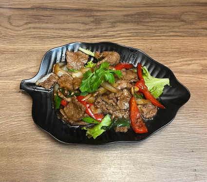 Pad Gratiem Prik Thai Stir Fried Meat With Gallic)