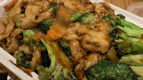 C10. Pollo Con Broccoli