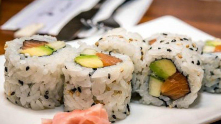 Salmon Avocado Roll Sān Wén Yú Niú Yóu Guǒ Juǎn