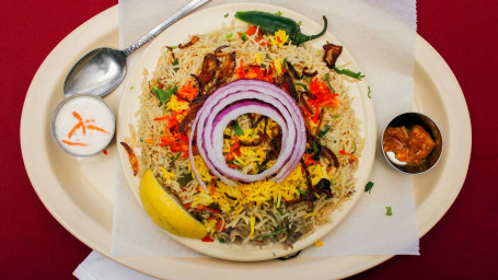 Vegetable Biriyani With Raita