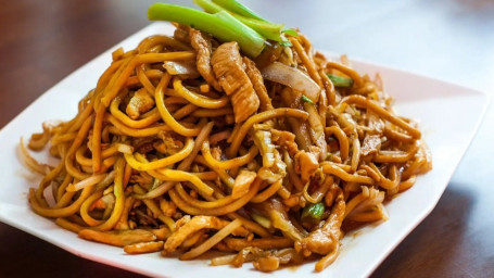 C8. Pollo Lo Mein