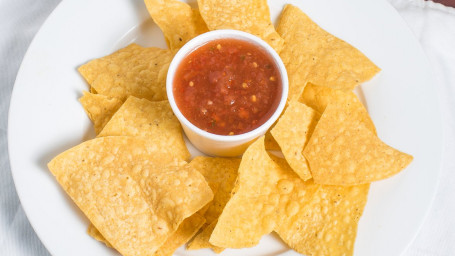 Chips, Salsa Queso Setup Togo