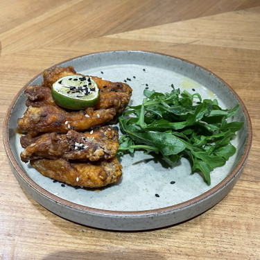 Hot Stiracha Chicken Wings Shì Lā Chà Dān Gǔ Jī Yì