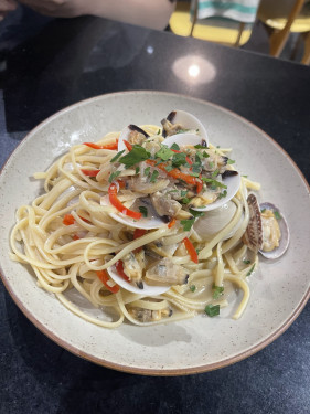 Linguine Vongole Niú Yóu Zhǔ Xiàn Yì Dà Lì Biǎn Miàn