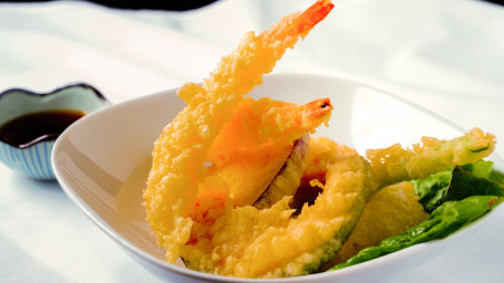 Antipasto Di Tempura Di Gamberi E Verdure