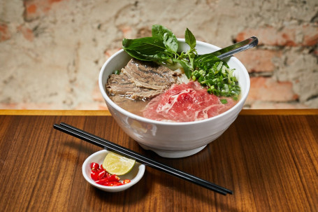 Shēng Shú Niú Ròu Tāng Fěn Shuāng Bìng E7: Cooked Raw Beef Noodle Soup (Pho Dac Biet)