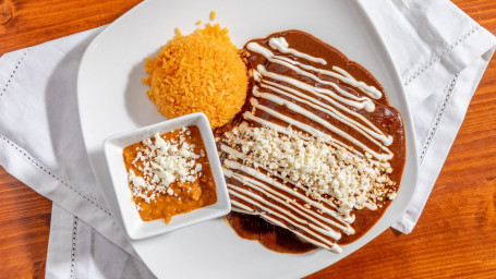 Enchiladas De Mole Cena