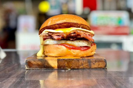 Sausage, Bacon, Egg Cheese Bun Xiāng Cháng、 Yān Ròu、 Jī Dàn Zhī Shì Bāo