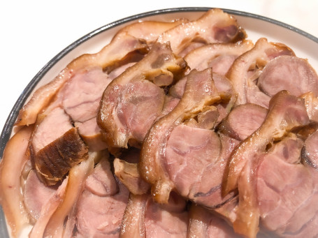 Zhū Shǒu Marinated Pork Knuckle