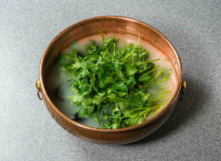 Jiǔ Lǜ Pí Dàn Yán Suī Shān Century Egg Parsley