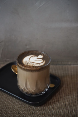 Hojicha Oat Latte Rì Běn Yàn Mài Nǎi Bèi Chá (Hot)