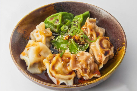 Traditional Dumpling Platter In Chilli Oil Hóng Yóu Shuǐ Jiǎo Pīn