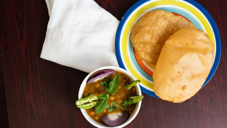 Bhatura 2 Pc Chana Masala