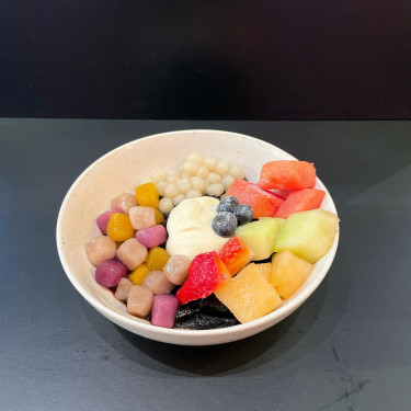 Xiān Zá Guǒ Zhī Shì Nǎi Gài Liáng Fěn Mixed Fruit Cheese Foam Grass Jelly